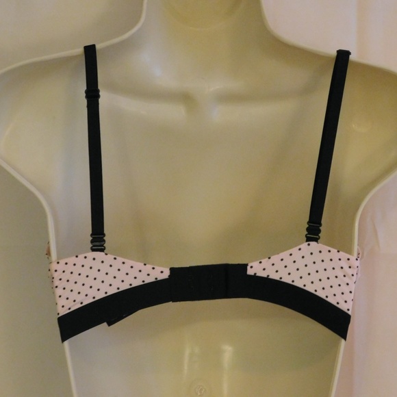 Victoria's Secret Very Sexy Push-Up Bra, Brand New - Picture 3 of 3